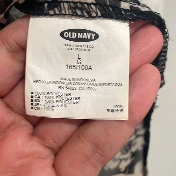 Women’s Old Navy blouse.  Size large. - Picture 4 of 4